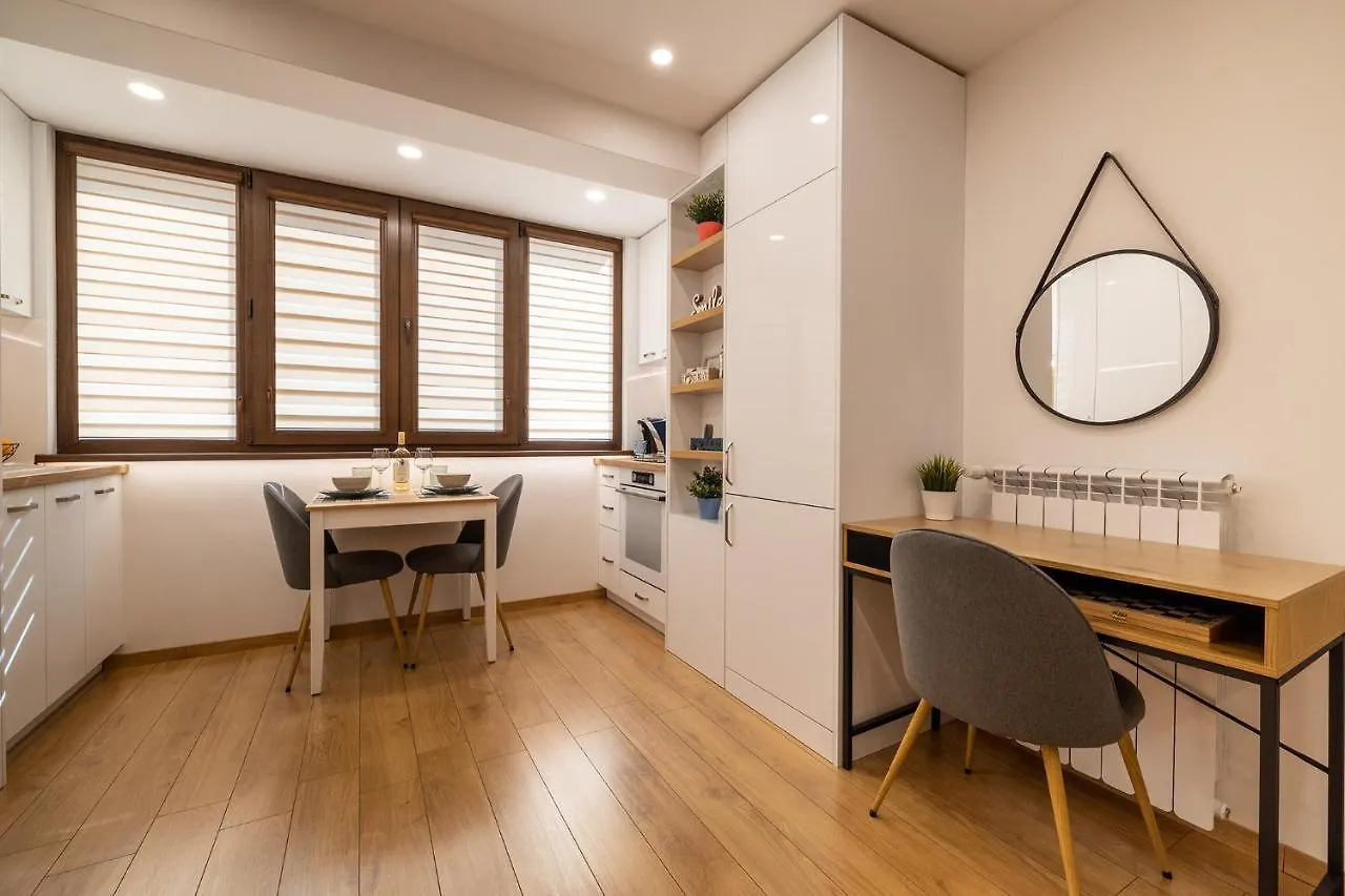 Luxury Studio Living High-End Amenities And Great Location By Flat Mаnager Sofia Bulgarien